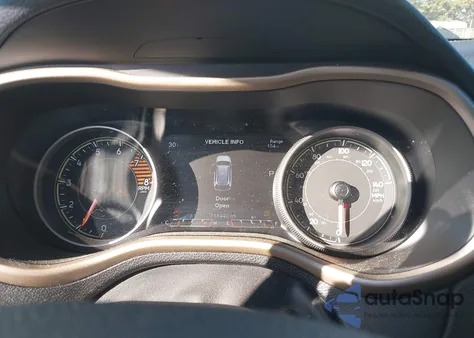 2017 Jeep Cherokee Limited 4X4 z USA, uszkodzony, nr VIN 1C4PJMDS2HW597207